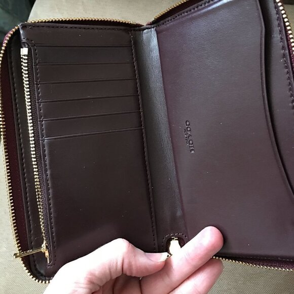 COACH Red Ruby Sparkly Clutch Stars! New - Picture 2 of 3